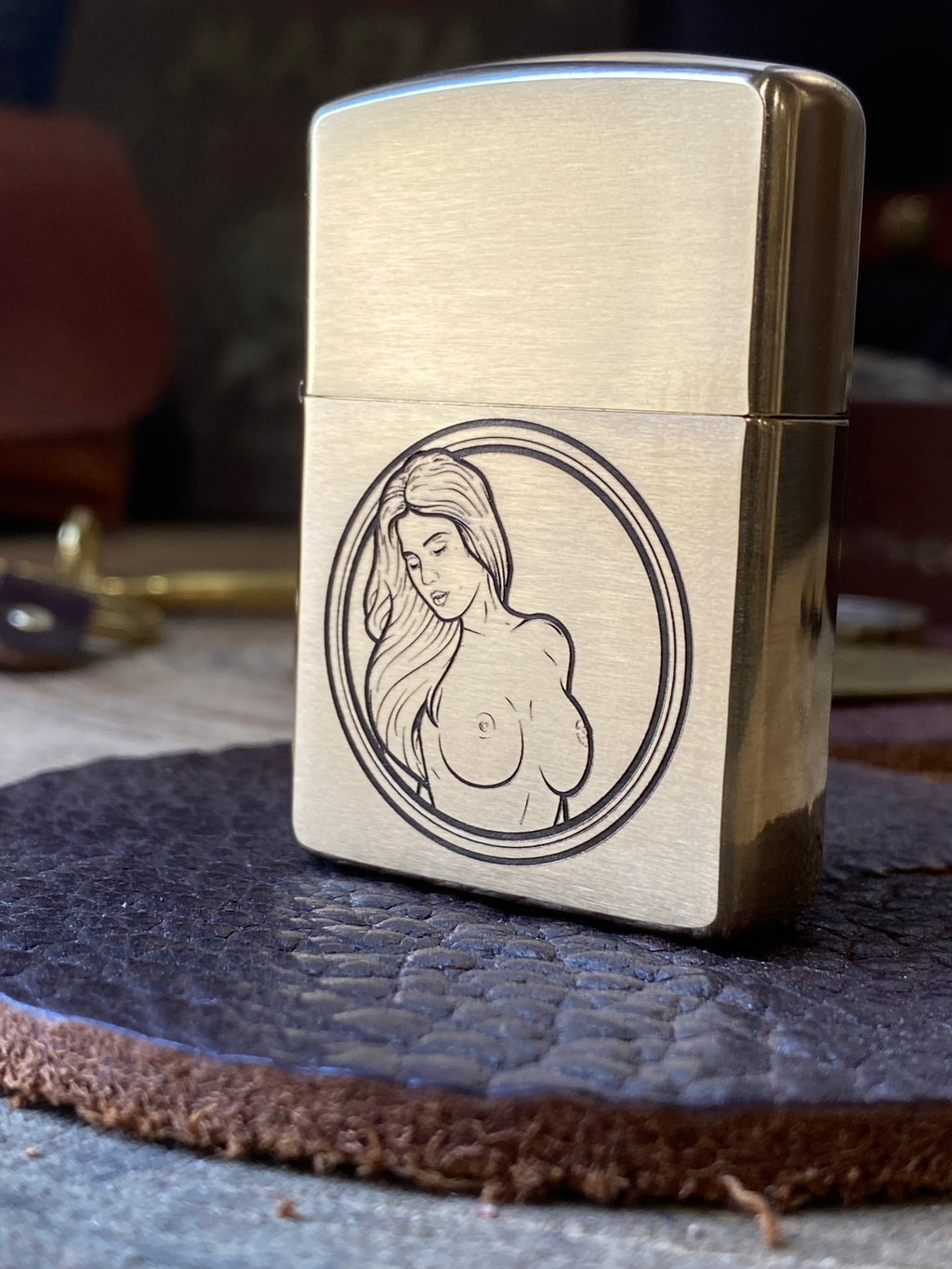 Heads & Tails | Vintage Pinup | 2 Side Engraved | Brass Armor Zippo