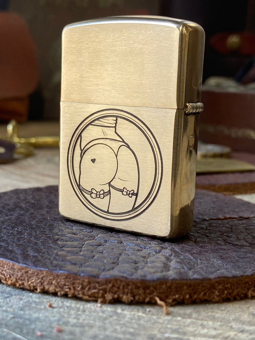 Heads & Tails | Vintage Pinup | 2 Side Engraved | Brass Armor Zippo