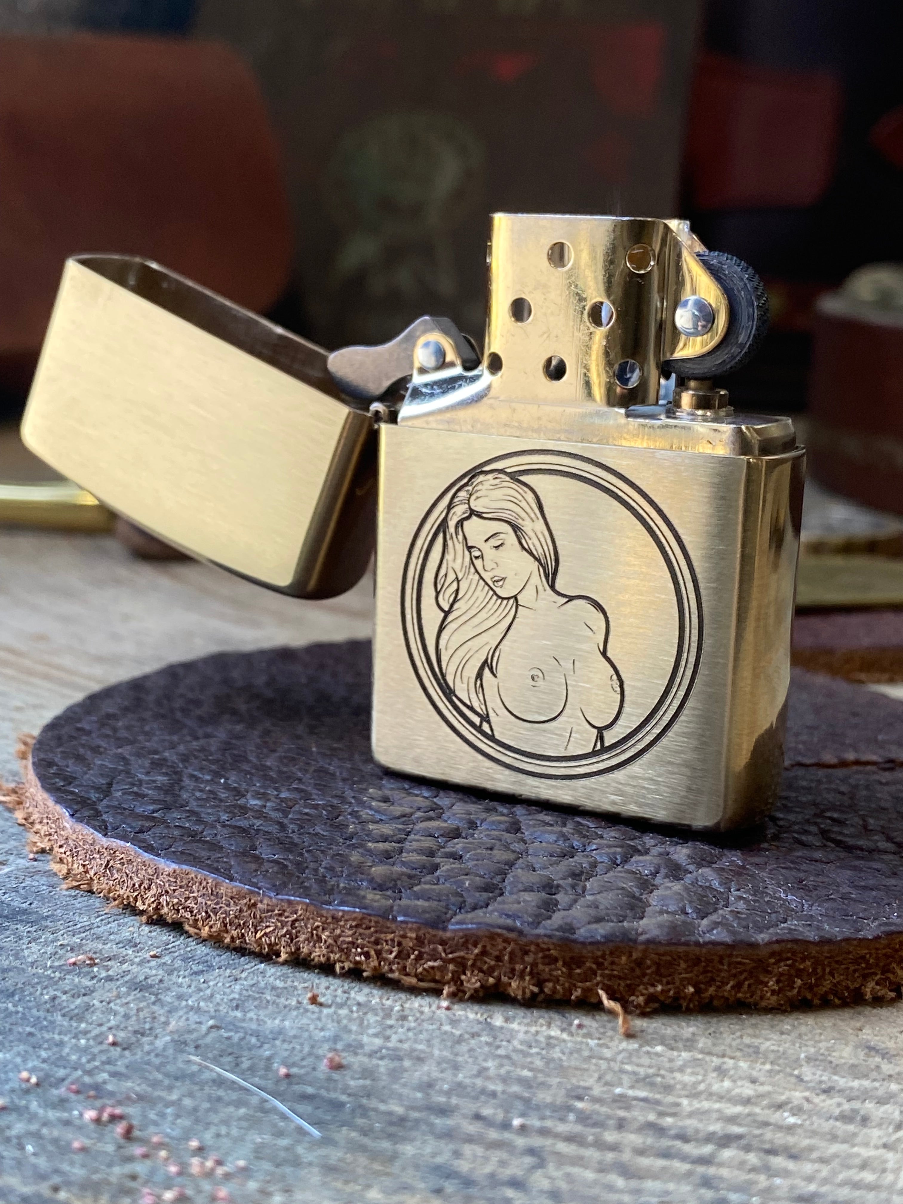 Heads & Tails | Vintage Pinup | 2 Side Engraved | Brass Armor Zippo