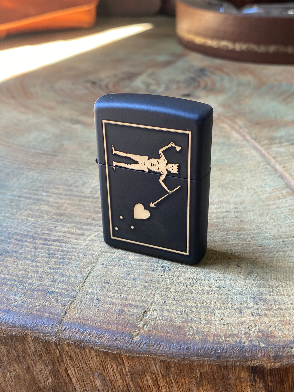 Blackbeards Flag | 2 Side Engraved | Black Matte Zippo